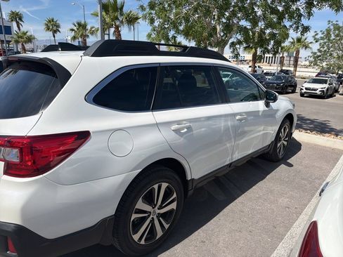 Used 2018 Subaru Outback 2.5i Limited AWD/4WD image 9
