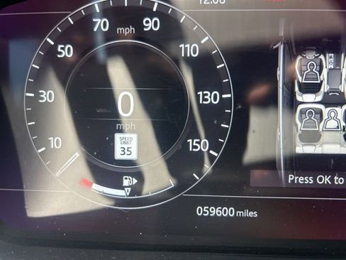 Used 2018 Land Rover Range Rover Sport SE image 11