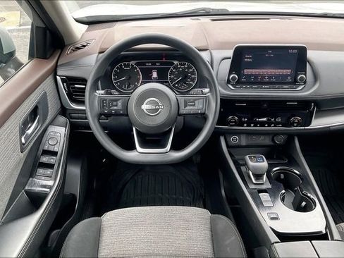 Used 2022 Nissan Rogue SV FWD image 5