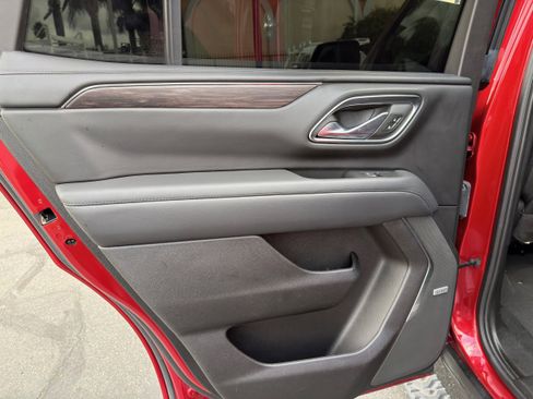 Used 2024 Chevrolet Tahoe Z71 w/ Luxury Package image 20