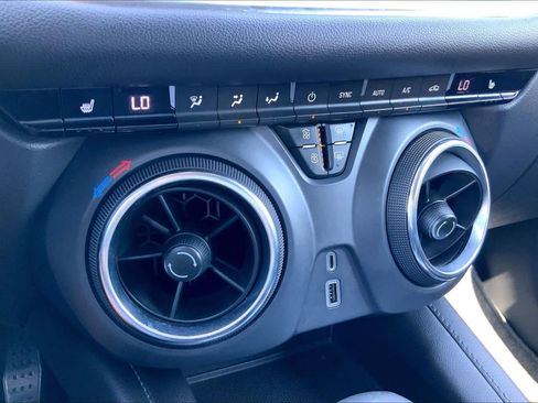 Used 2022 Chevrolet Blazer LT FWD image 28