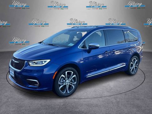 Used 2021 Chrysler Pacifica Pinnacle image 7