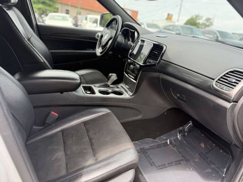 Used 2019 Jeep Grand Cherokee Altitude RWD image 13