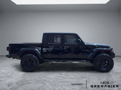 Used 2021 Jeep Gladiator Sport AWD/4WD image 8