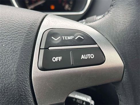 Used 2013 Toyota Highlander Limited image 22