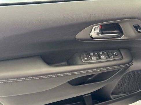 New 2027 Chrysler Pacifica Limited AWD/4WD image 15