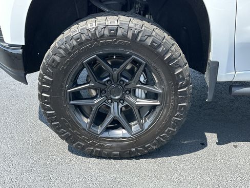 Used 2021 Chevrolet Silverado 1500 LT Trail Boss w/ Convenience Package II image 11