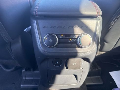 Used 2025 Ford Explorer ST-Line image 12