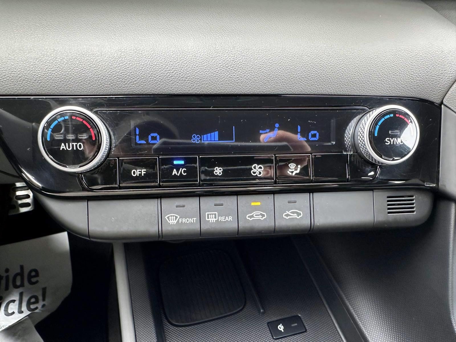 Used 2025 Hyundai Elantra Sport FWD image 23