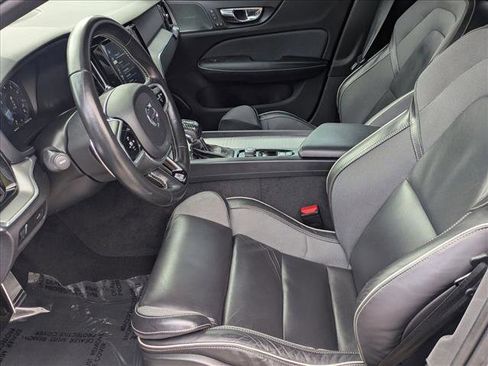 Used 2019 Volvo S60 T6 R-Design image 16