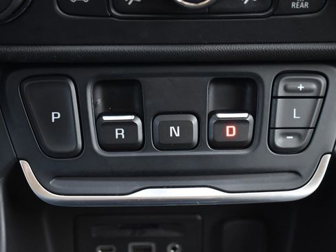 Used 2019 GMC Terrain SLT w/ Preferred Package FWD image 7