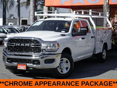 Used 2024 RAM 2500 Tradesman w/ Chrome Appearance Group RWD image 4