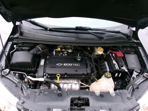 Used 2018 Chevrolet Sonic LT w/ RS Package image 8