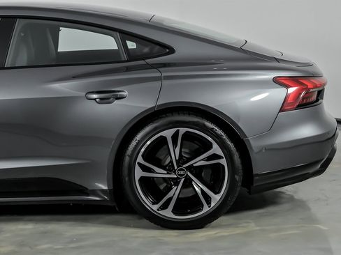 Used 2022 Audi e-tron GT Prestige w/ Prestige Package image 9