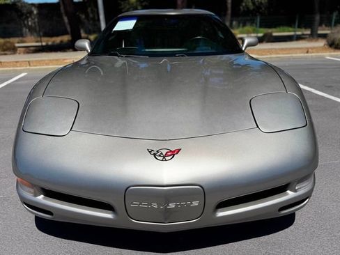 Used 2000 Chevrolet Corvette Coupe w/ Roof Pkg RWD image 4