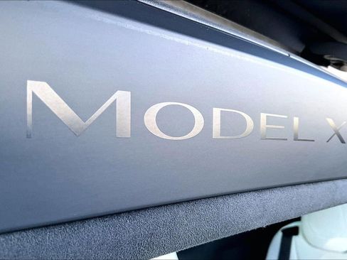 Used 2022 Tesla Model X Plaid image 31