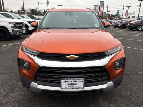 Used 2023 Chevrolet TrailBlazer LT w/ Convenience Package image 2