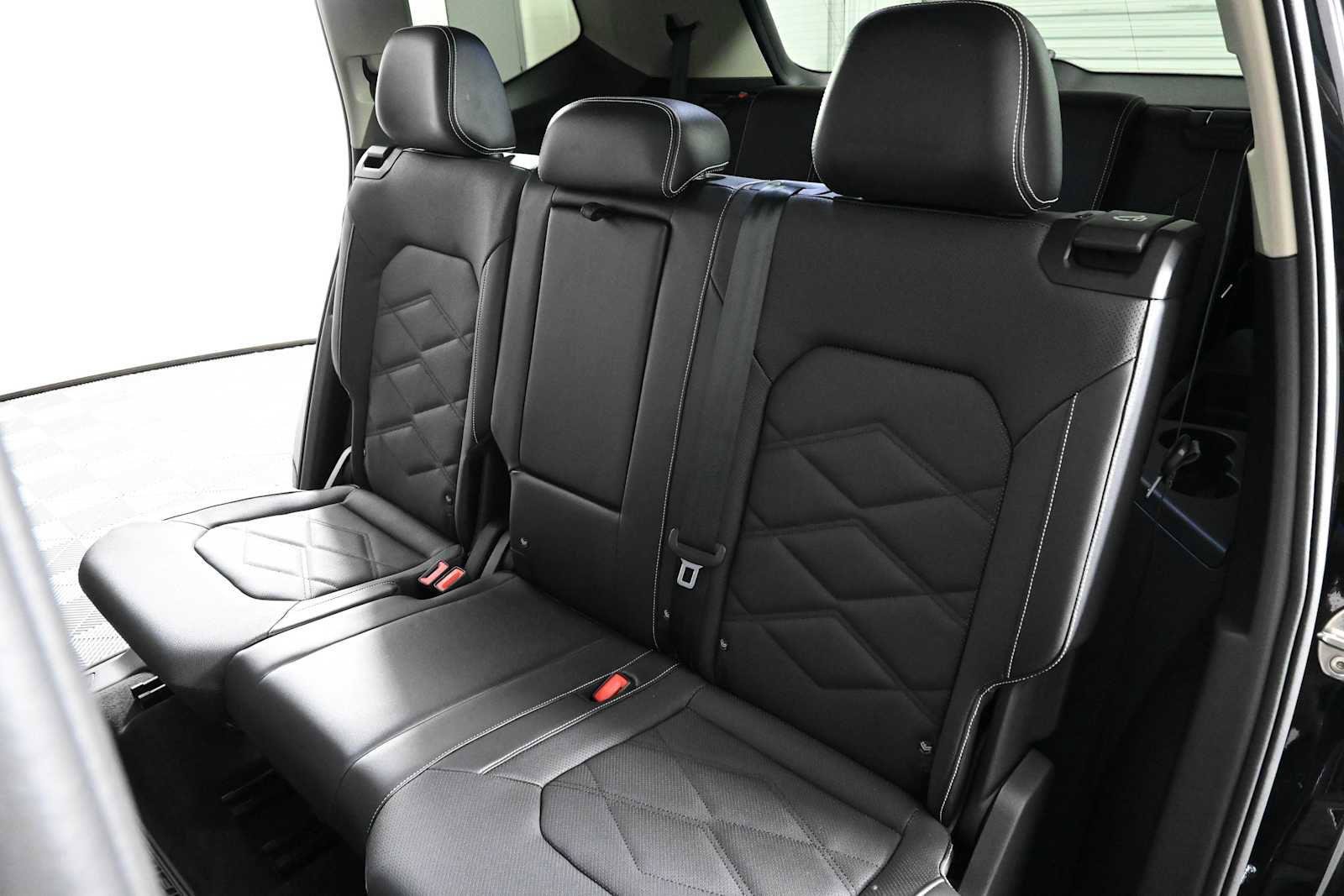 Certified 2024 Volkswagen Atlas SE FWD image 12