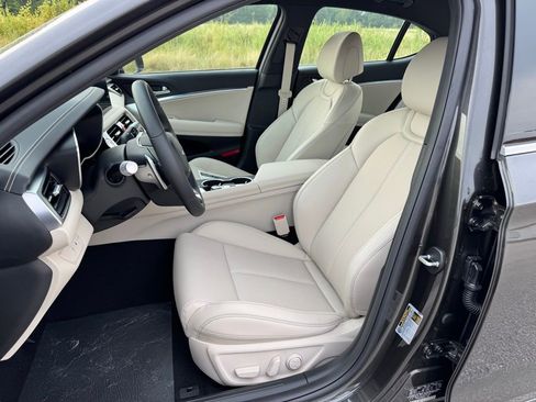 Used 2026 Genesis G70 2.5T RWD image 15