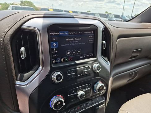 Used 2019 GMC Sierra 1500 SLT AWD/4WD image 28