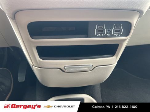 Used 2023 Chrysler Pacifica Touring-L FWD image 37