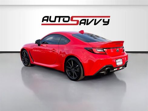 Used 2023 Toyota GR86 Premium w/ ALL Weather Mat Package (TMS) image 5