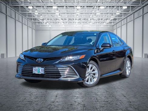 Used 2021 Toyota Camry LE FWD image 1