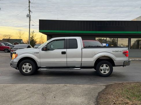 Used 2010 Ford F150 XLT image 2