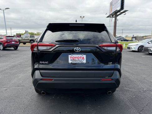 Certified 2024 Toyota RAV4 LE AWD/4WD image 7