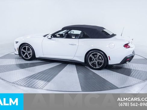 Used 2025 Ford Mustang Premium RWD image 5