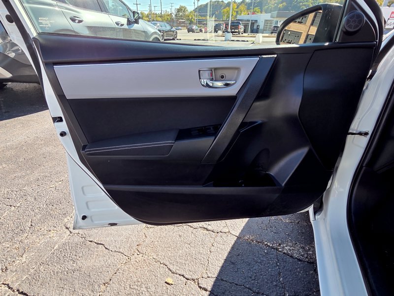 Used 2018 Toyota Corolla LE FWD image 20
