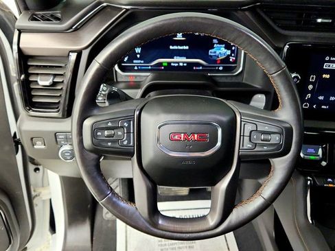 Used 2023 GMC Sierra 1500 AT4 w/ Technology Package AWD/4WD image 13