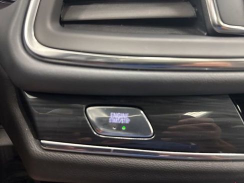 Used 2023 Buick Enclave Essence w/ Experience Buick Package FWD image 13
