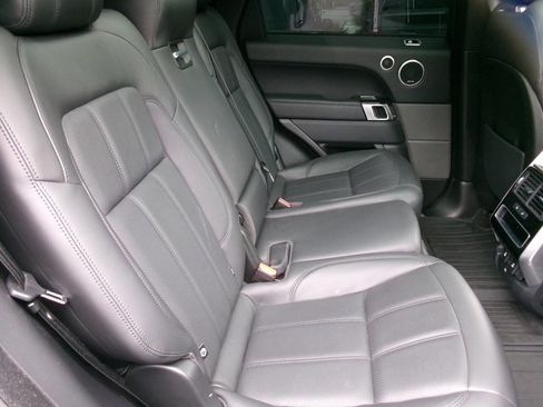 Used 2018 Land Rover Range Rover Sport HSE image 12