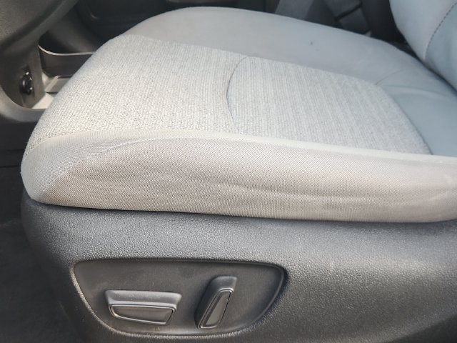 Certified 2025 Toyota Sienna LE FWD image 22