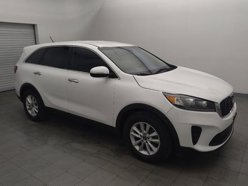 Used 2020 Kia Sorento LX image 11