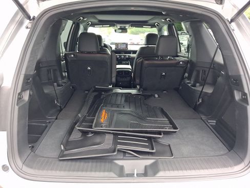 Used 2025 Honda Pilot TrailSport image 25