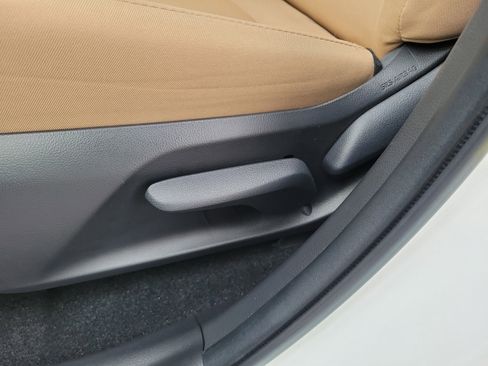 Used 2023 Toyota RAV4 LE image 18