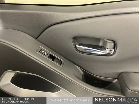 Used 2024 Nissan Frontier SV w/ SV Convenience Package RWD image 22