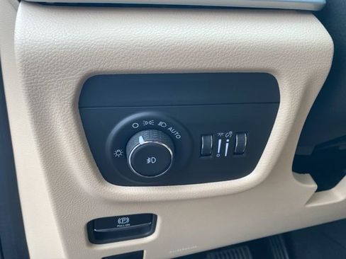 New 2025 Jeep Grand Cherokee L Limited image 14