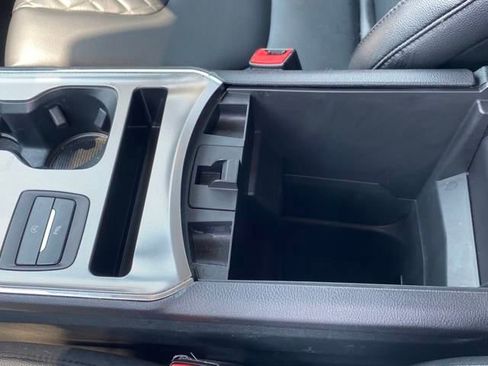 Used 2024 Ford Edge Titanium image 19