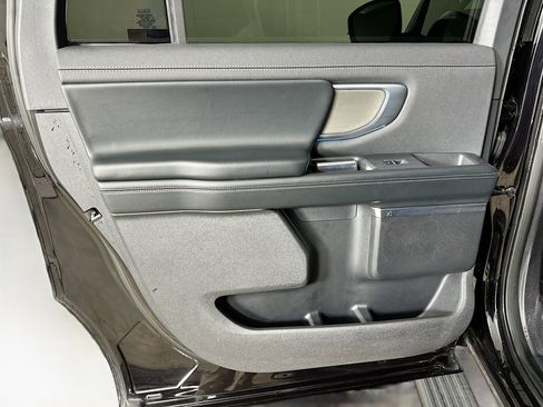 Used 2025 Ford Expedition Max Platinum image 27