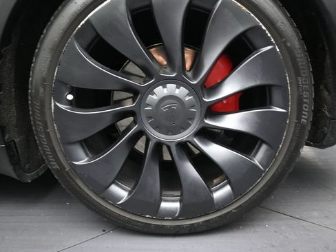 Used 2022 Tesla Model Y Performance AWD/4WD image 9