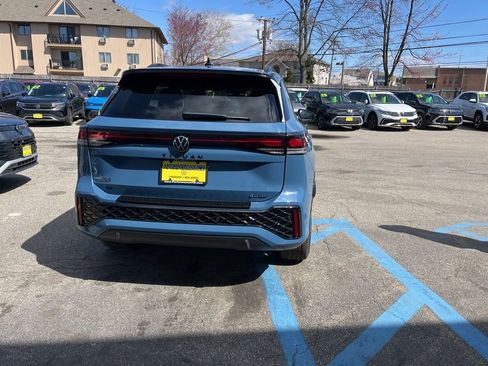 New 2026 Volkswagen Tiguan SE R-Line AWD/4WD image 8