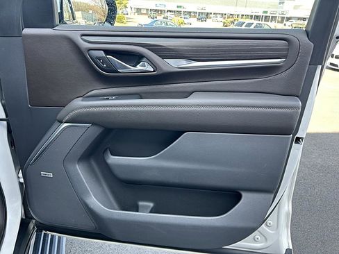 Used 2021 GMC Yukon XL Denali w/ Denali Premium Package image 31