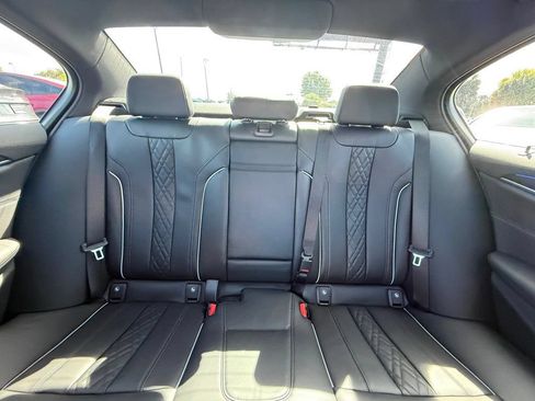 Used 2023 BMW M550i xDrive AWD/4WD image 19