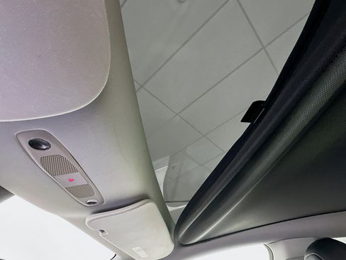 Used 2020 Tesla Model Y Long Range image 25