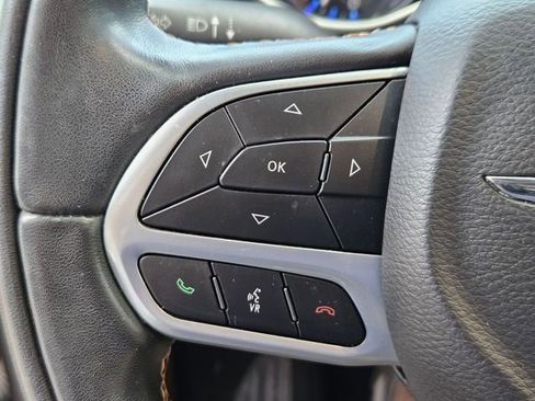 Used 2022 Chrysler Pacifica Pinnacle FWD image 13