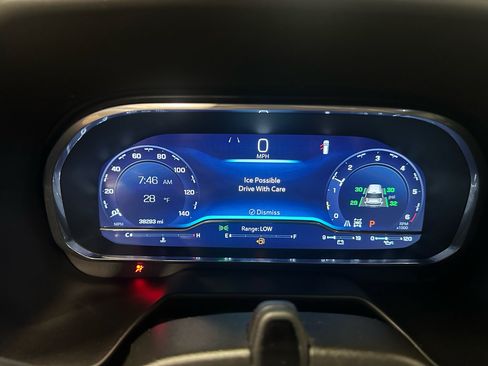 Used 2023 Chevrolet Suburban Premier w/ Advanced Technology Package image 13