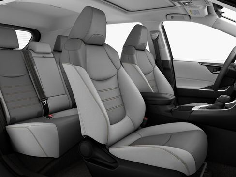 Used 2025 Toyota RAV4 XLE Premium w/ Weather Package image 20